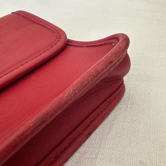 Rare Coach Geometric Clutch bag in red glovetanned leather - Picture 6 of 12